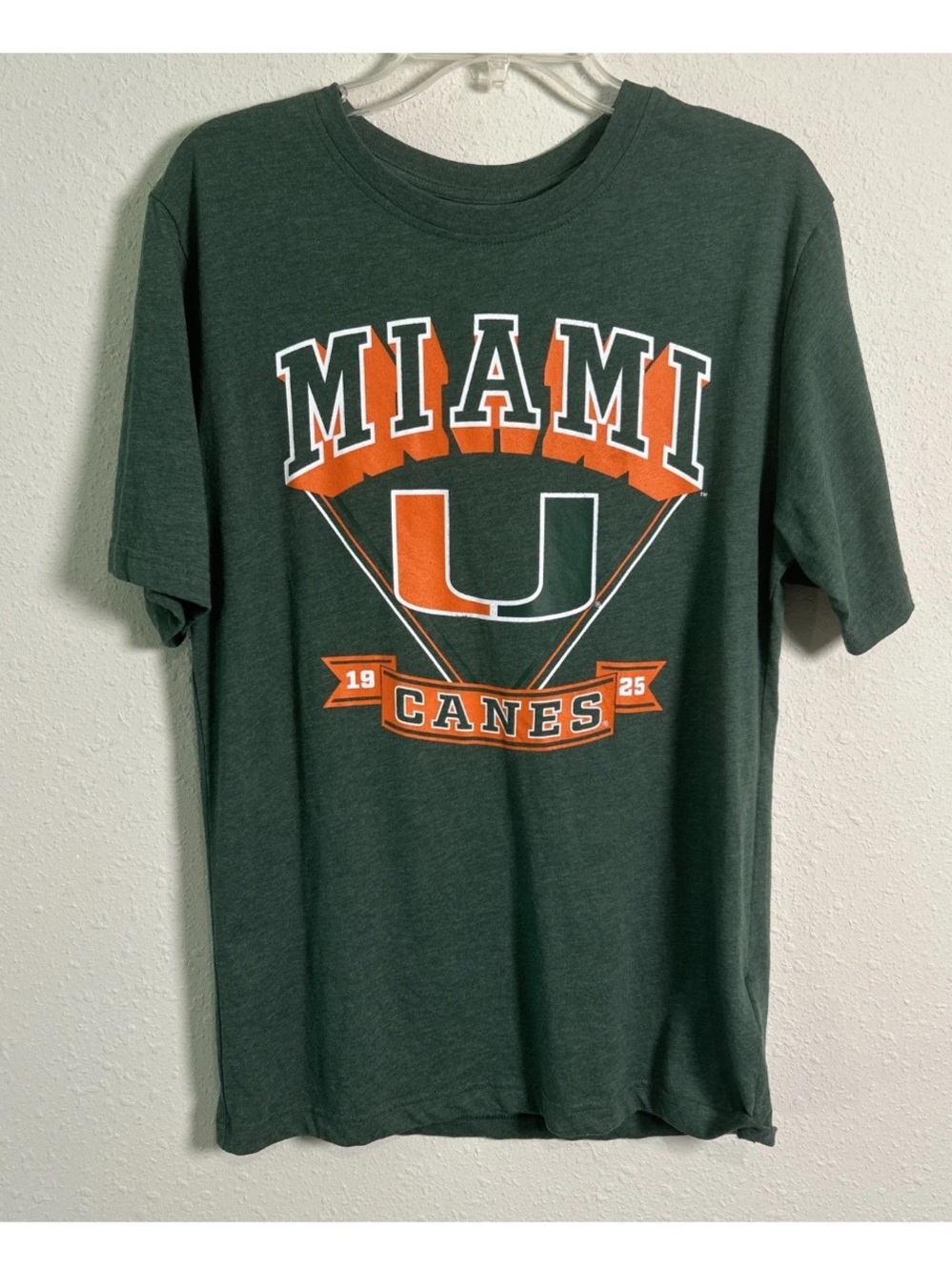 Miami Hurricanes Men’s Medium T-Shirt Green Retro Logo NCAA Canes Est 1925